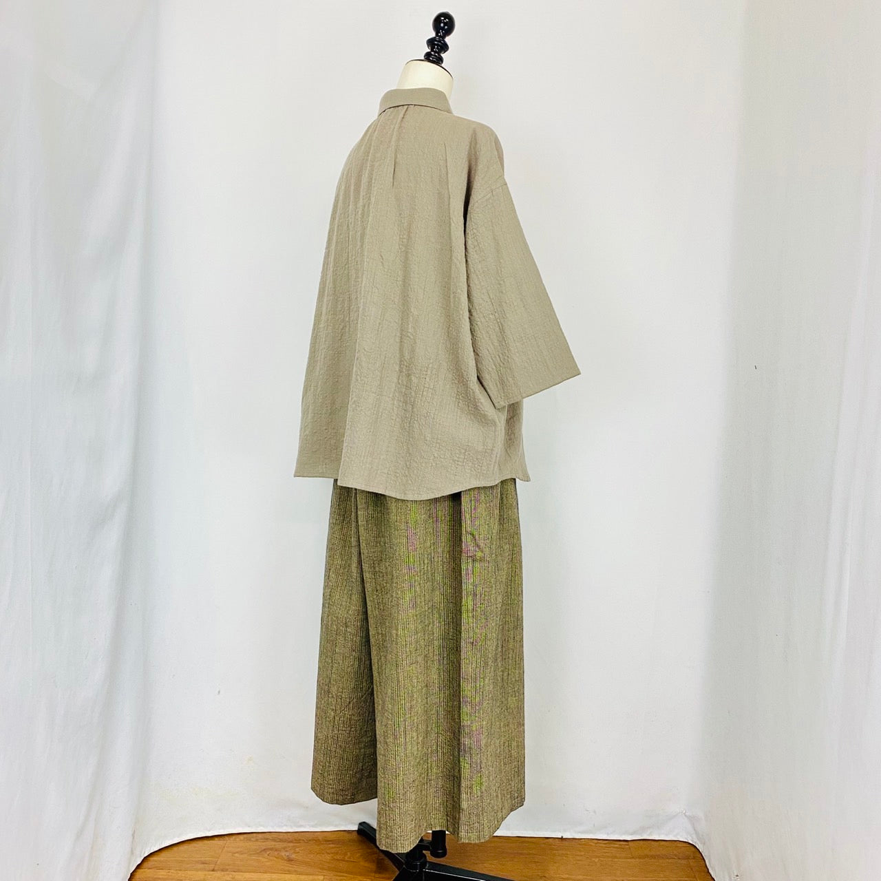 【遠州織物】丸襟ゆったりブラウス グレーベージュ 逆スラブうすで SU19102