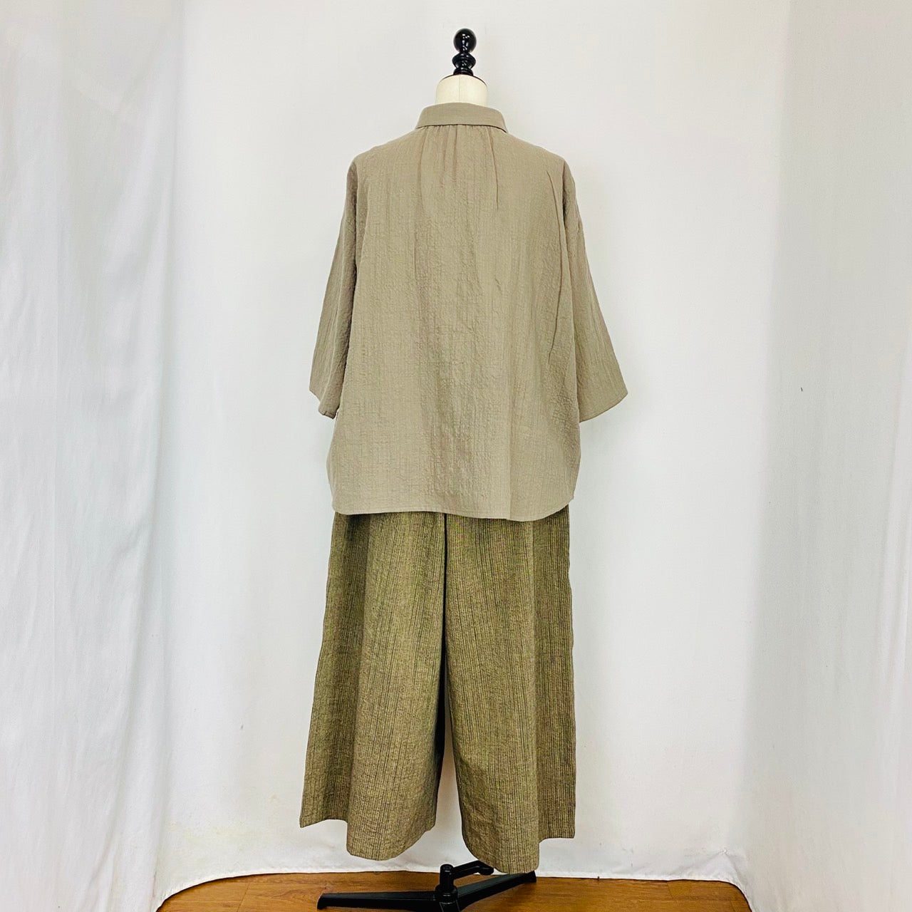 【遠州織物】丸襟ゆったりブラウス グレーベージュ 逆スラブうすで SU19102
