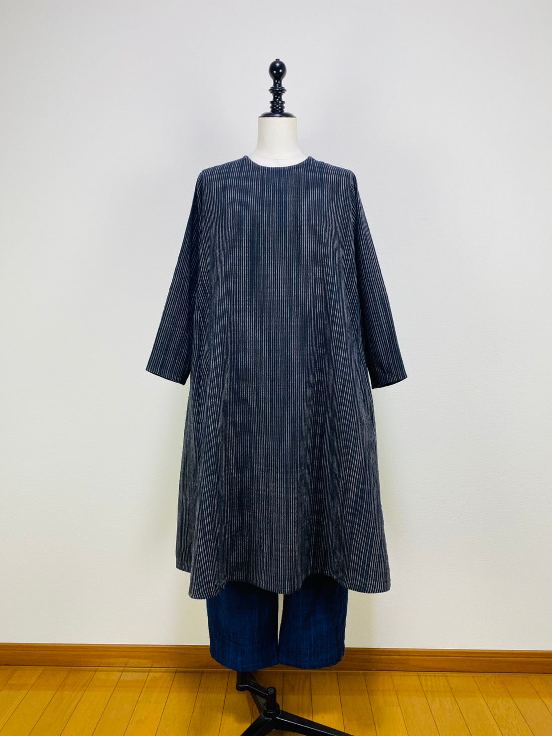 【遠州織物】サイドギャザーワンピース（ショート丈）　2カラー　逆スラブストライプ　262011