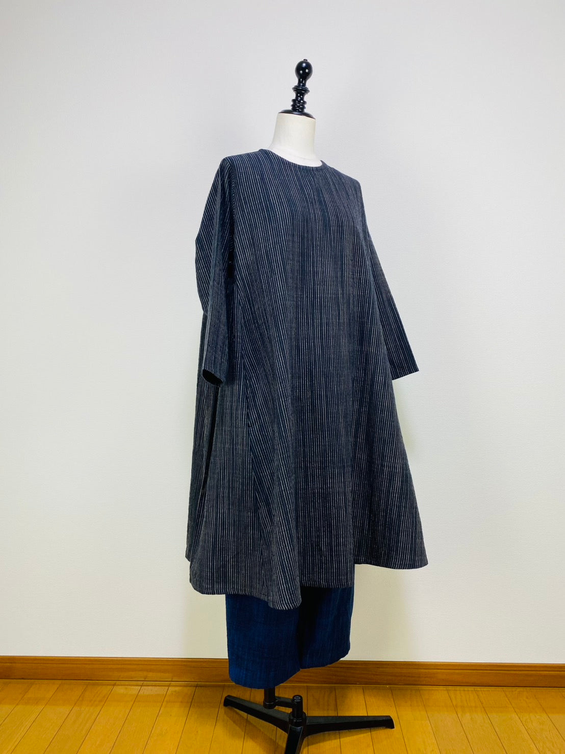 【遠州織物】サイドギャザーワンピース（ショート丈）　2カラー　逆スラブストライプ　262011