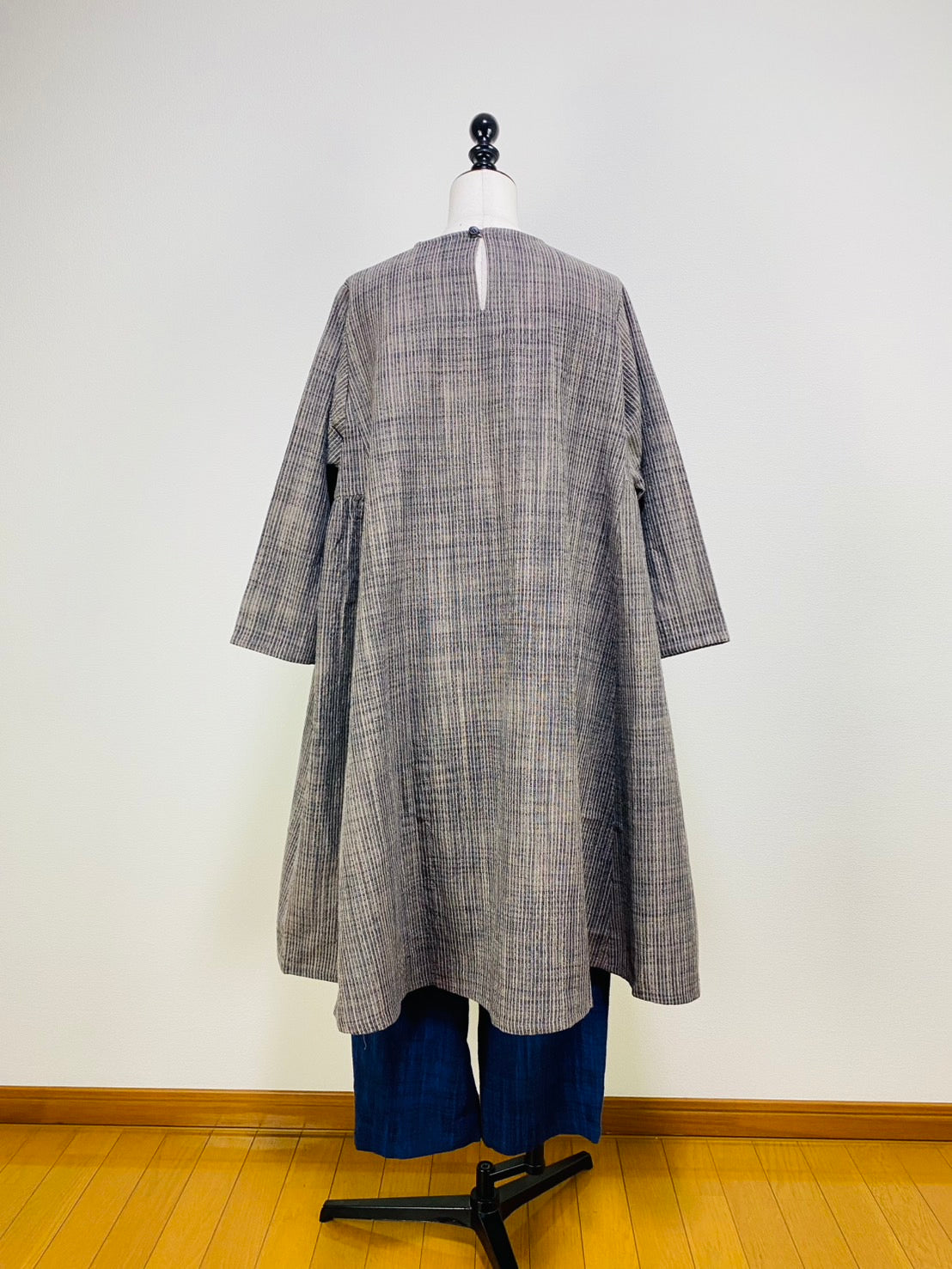 【遠州織物】サイドギャザーワンピース（ショート丈）　2カラー　逆スラブストライプ　262011