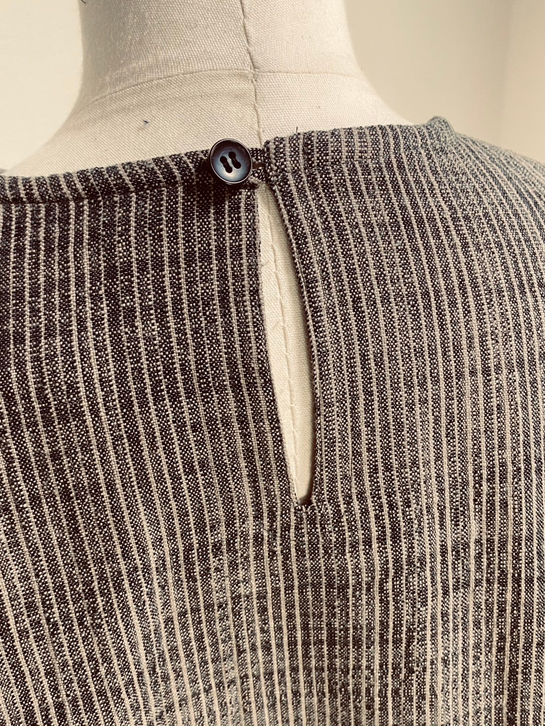 【遠州織物】サイドギャザーワンピース（ショート丈）　2カラー　逆スラブストライプ　262011