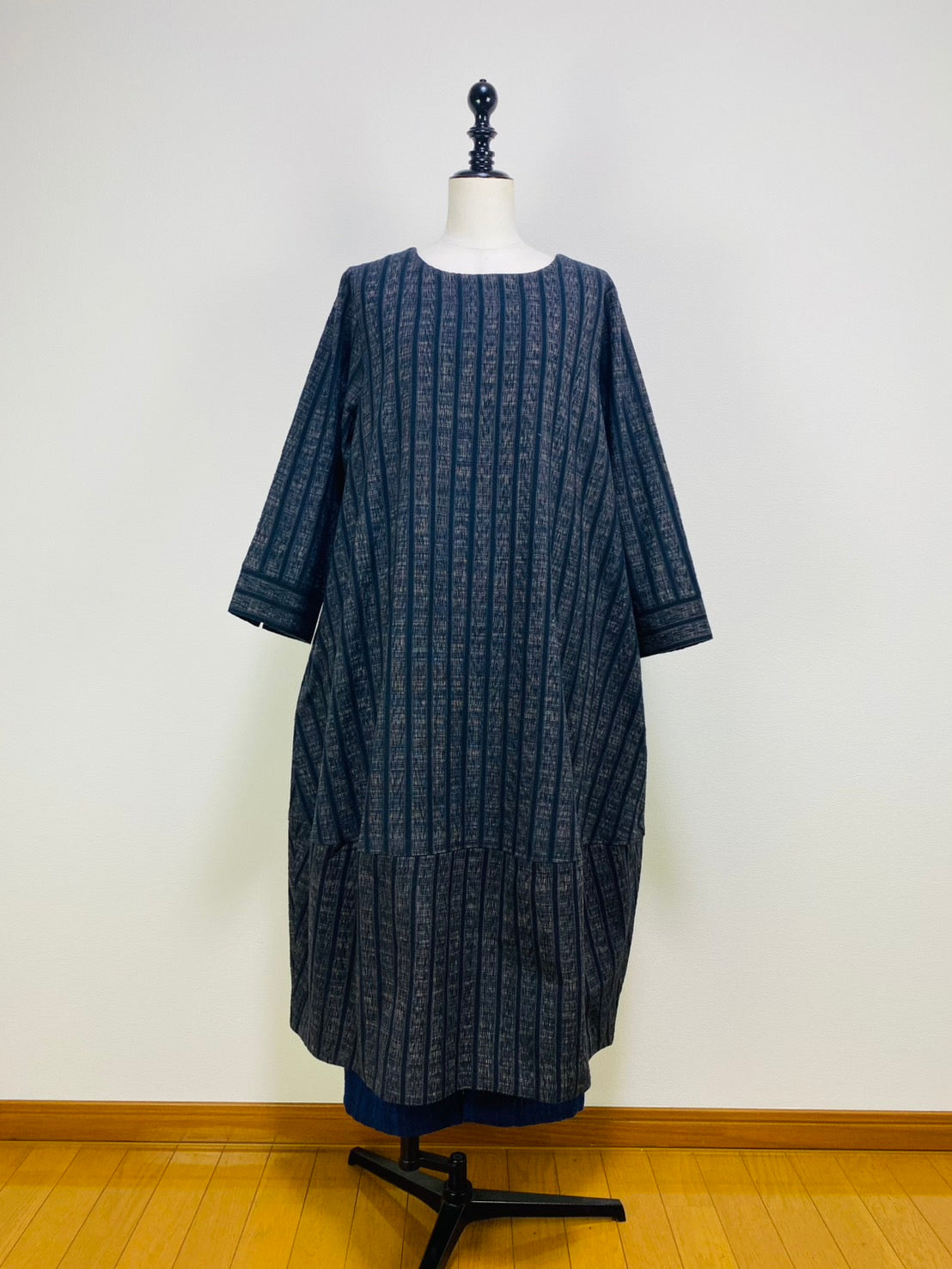 【遠州織物】裾切替えコクーンワンピース　2カラー　逆スラブ絣ストライプ　222101