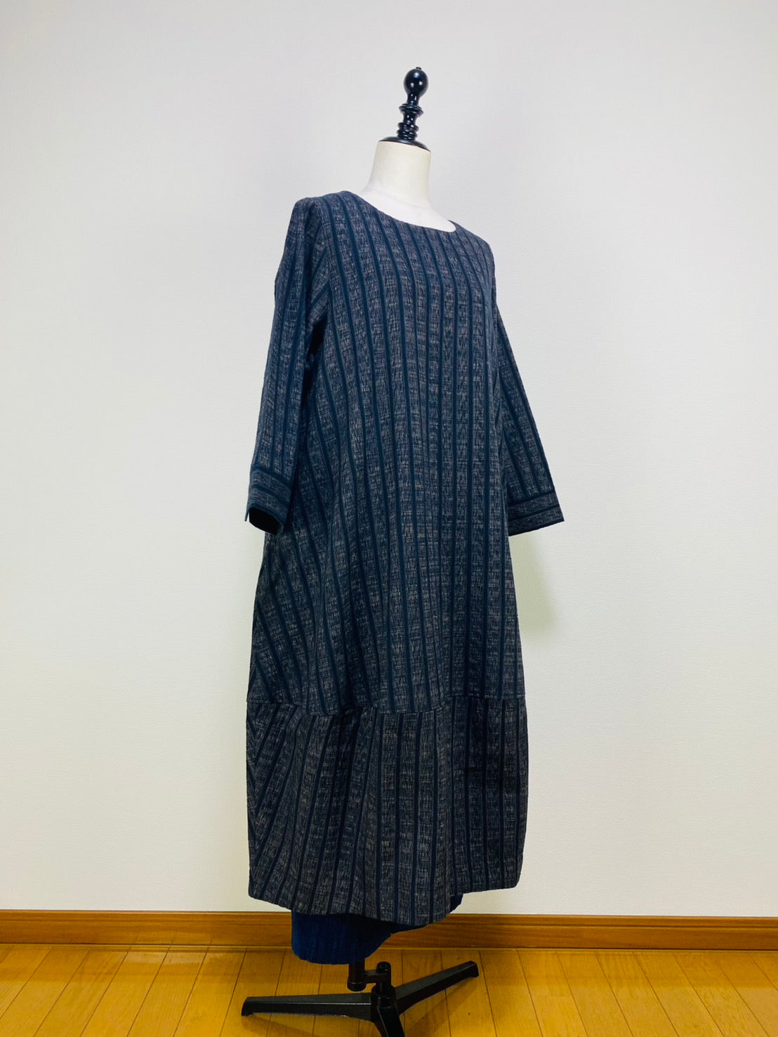 【遠州織物】裾切替えコクーンワンピース　2カラー　逆スラブ絣ストライプ　222101