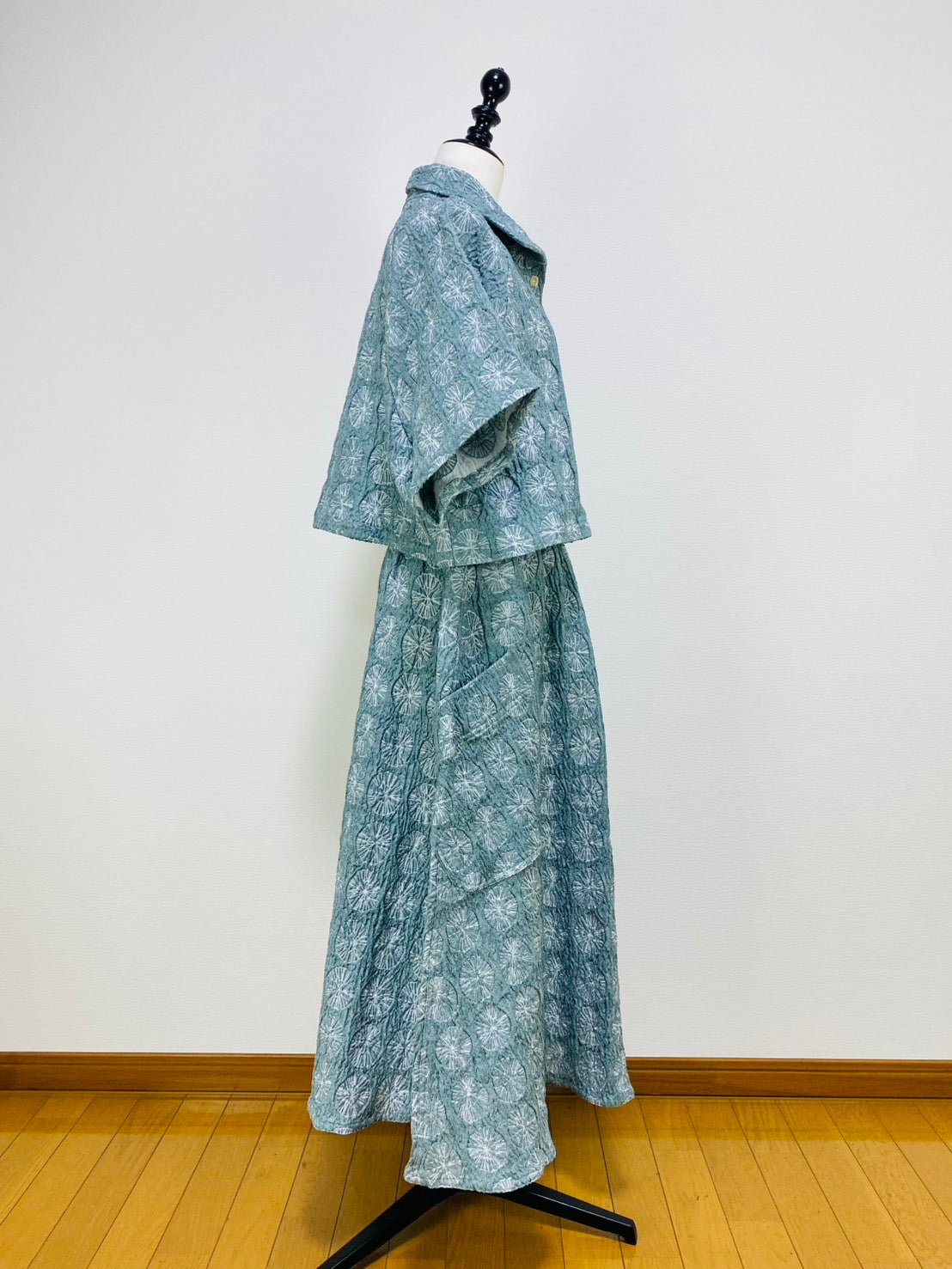 【ネット限定品】富士吉田ジャガード織　セットアップ　ボレロ風ジャケット　フレアースカート　ライトブルー