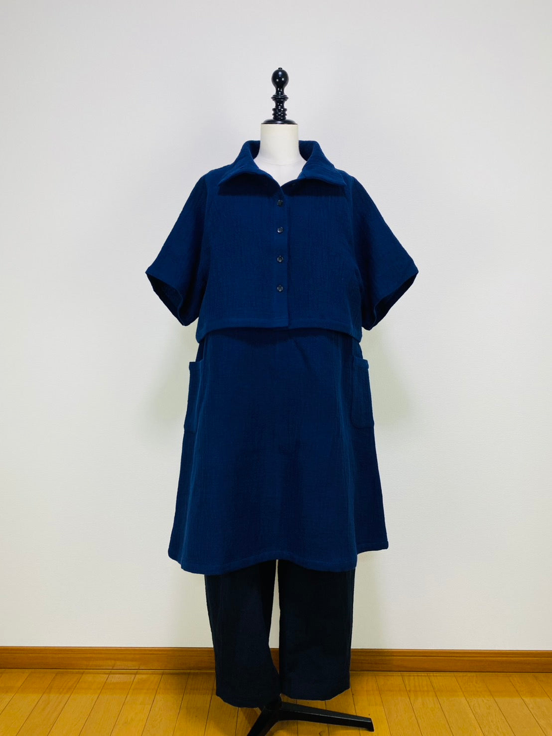 【遠州織物】ボレロ風ジャケット　逆スラブ二重織　紺　241012
