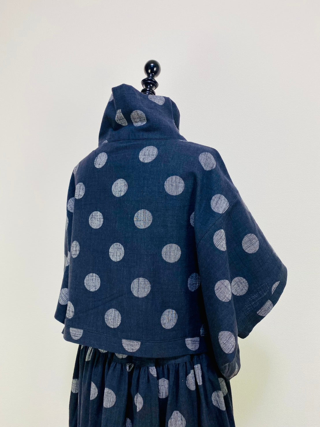 【マンガン染】ロールネック切替えポンチョ　ドット大　234029-1