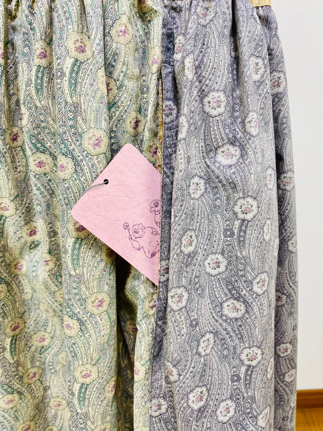 【YUWA】　切替ギャザースカート　ペイズリー花柄　シャーティング