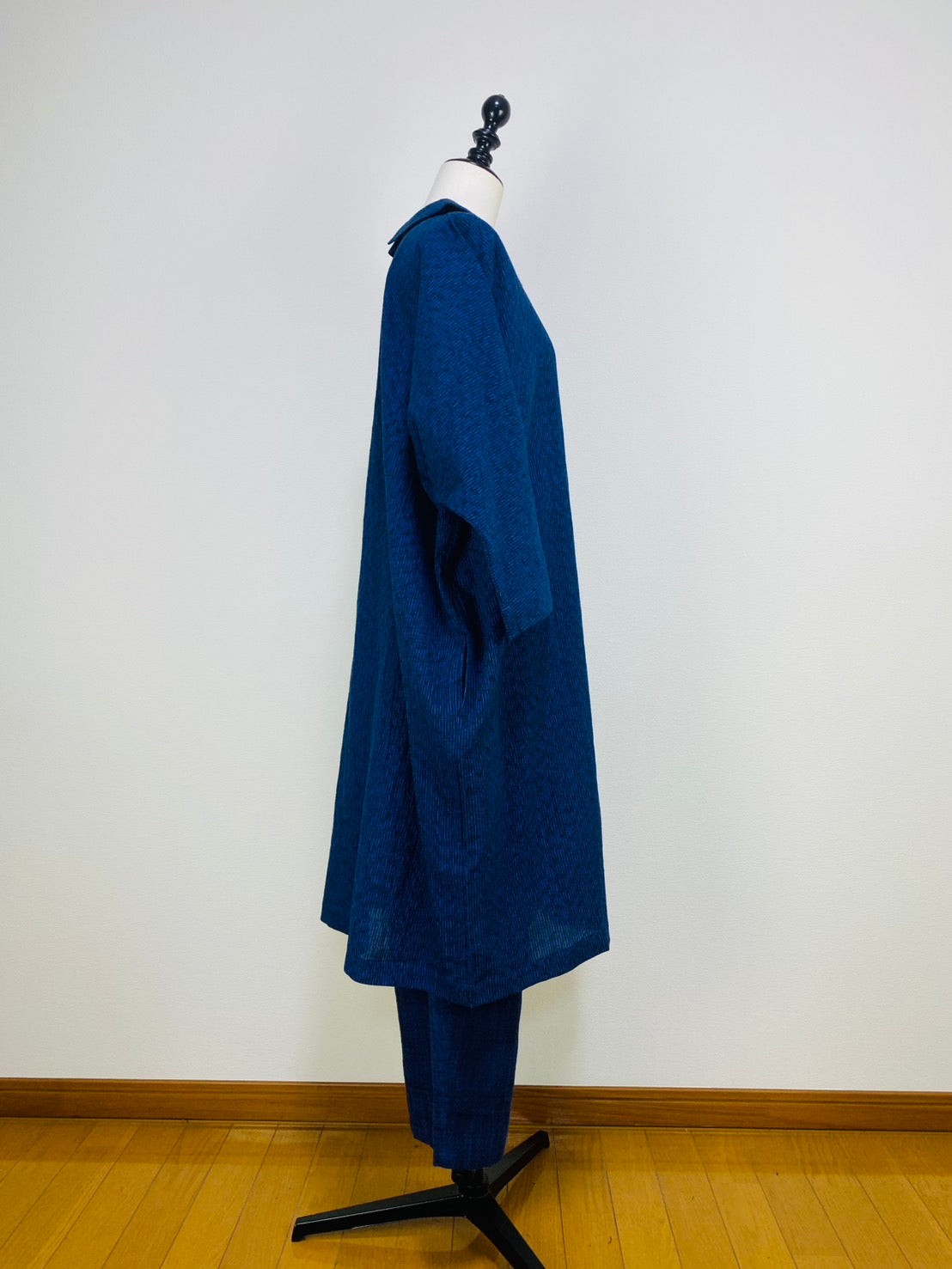 【遠州織物】ショールカラーのコクーンワンピース　みじん絣楊柳　紺