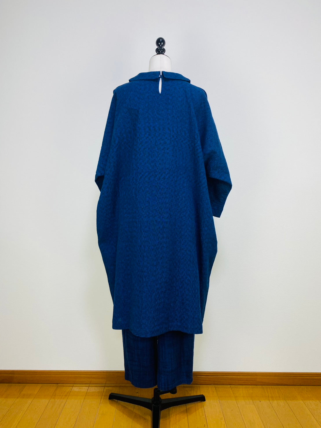 【遠州織物】ショールカラーのコクーンワンピース　みじん絣楊柳　紺