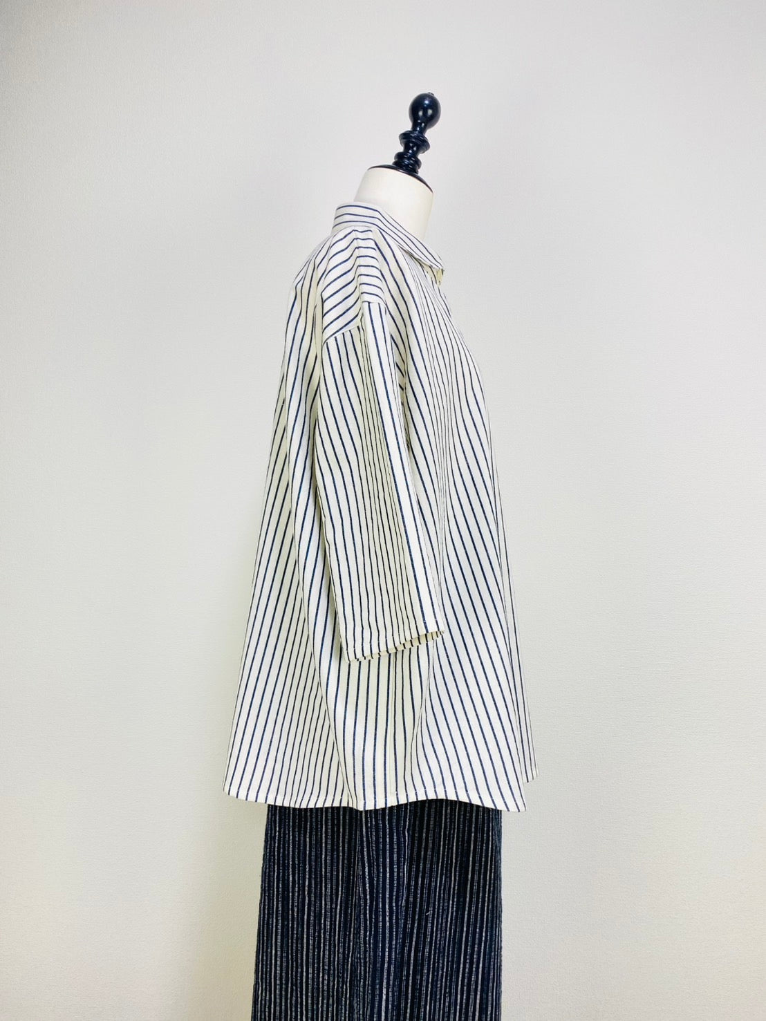 【岡山インディゴ】丸襟ゆったりブラウス　7分袖　２柄　先染めストライプ　SU19108