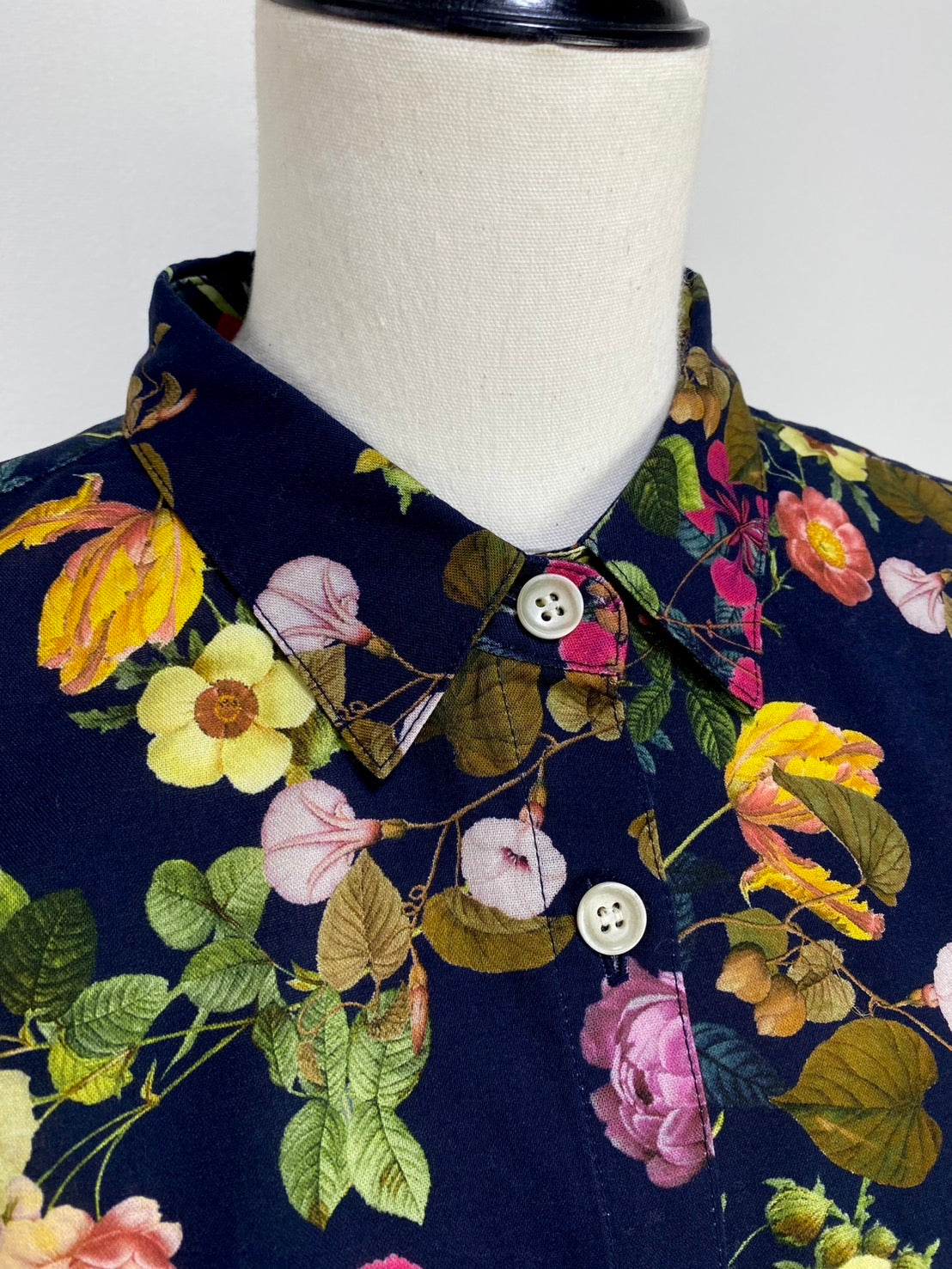 半袖パフスリーブブラウス　多色プリント花柄　ラスタースケアー　83034