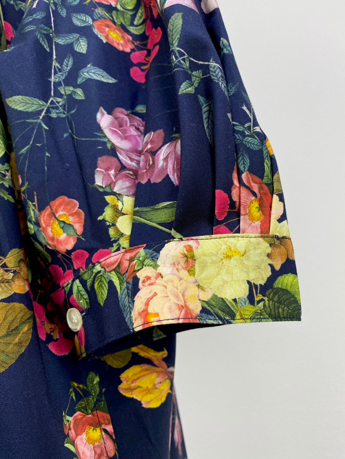 半袖パフスリーブブラウス　多色プリント花柄　ラスタースケアー　83034