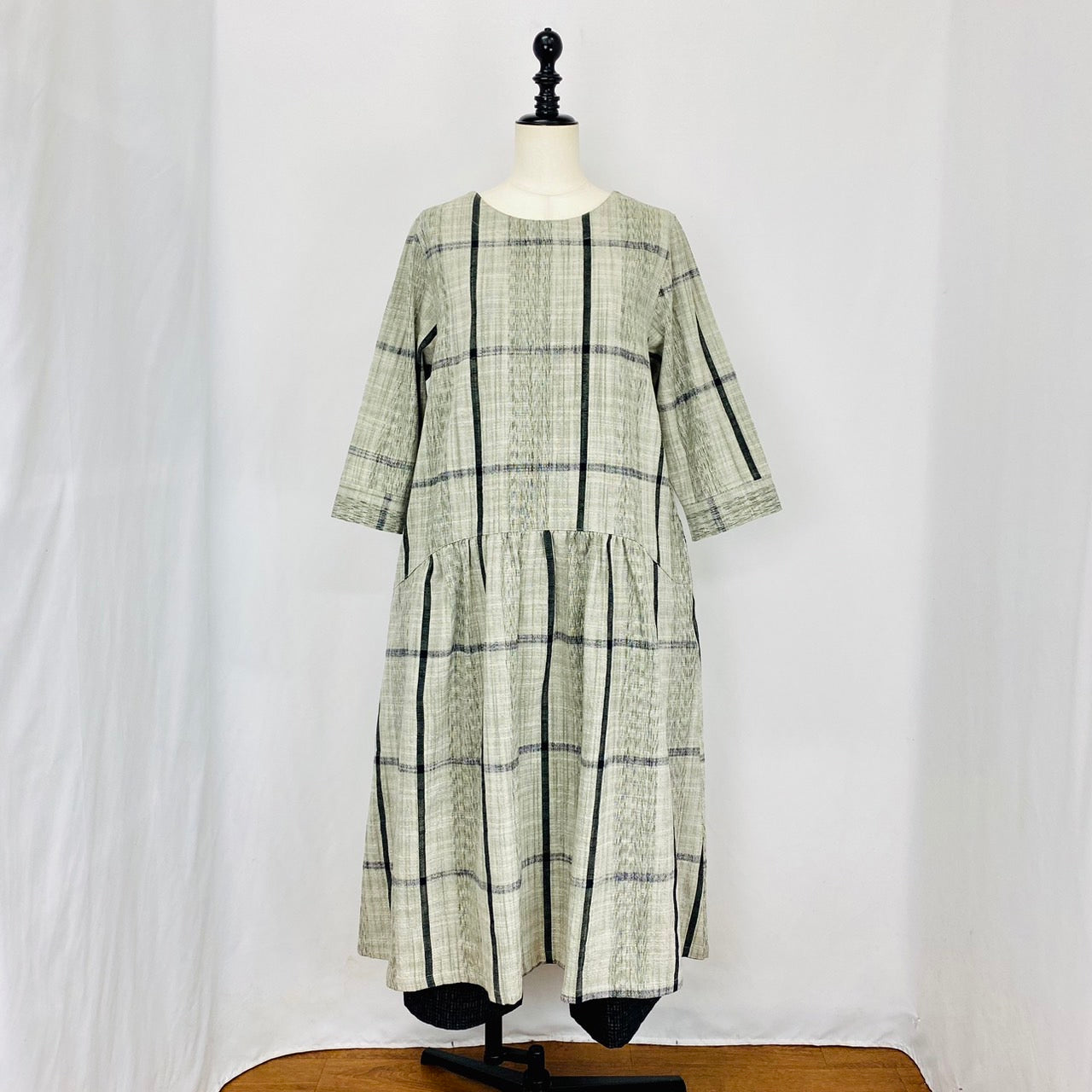 【遠州織物】ローウエスト切替ギャザーワンピース　2カラー　逆スラブ絣格子　232041