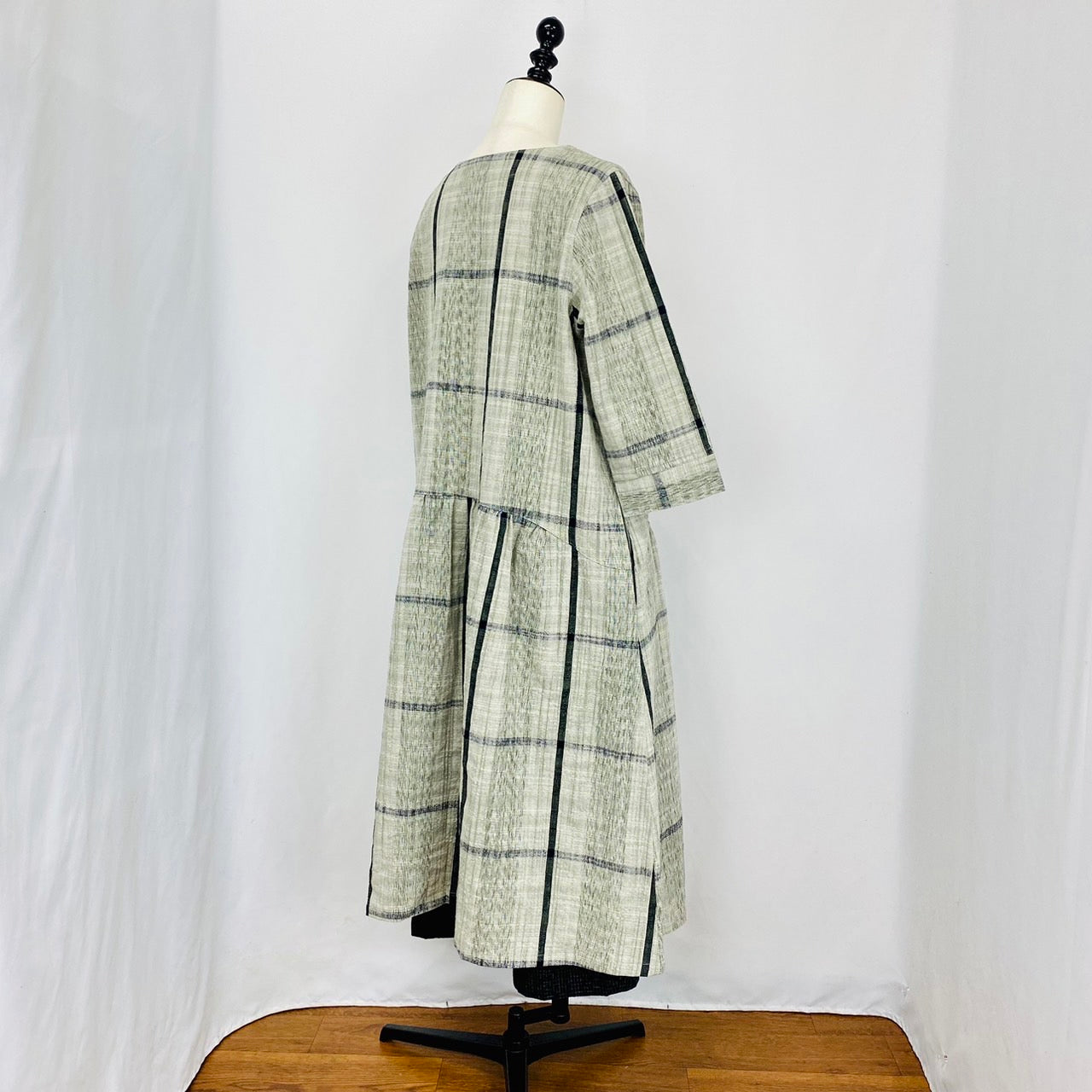 【遠州織物】ローウエスト切替ギャザーワンピース　2カラー　逆スラブ絣格子　232041